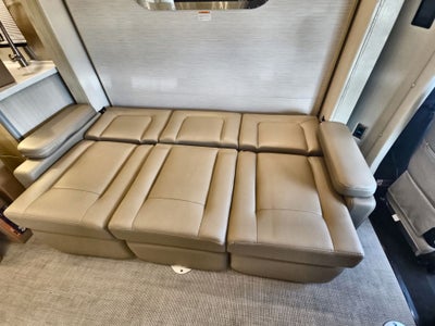 2026 Airstream Murphy Suite Base