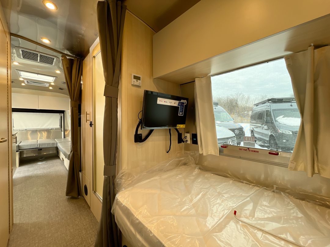 2025 Airstream 25FBT Base