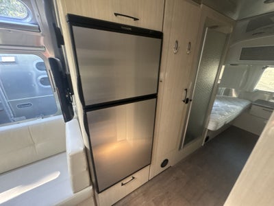 2019 Airstream 25FBT INTERNATIONAL Base