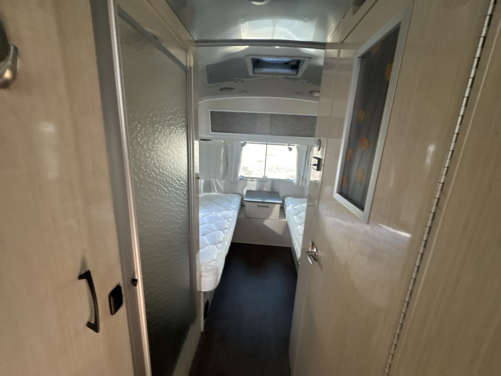 2019 Airstream 25FBT INTERNATIONAL Base