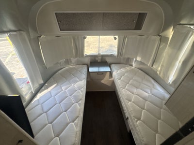 2019 Airstream 25FBT INTERNATIONAL Base