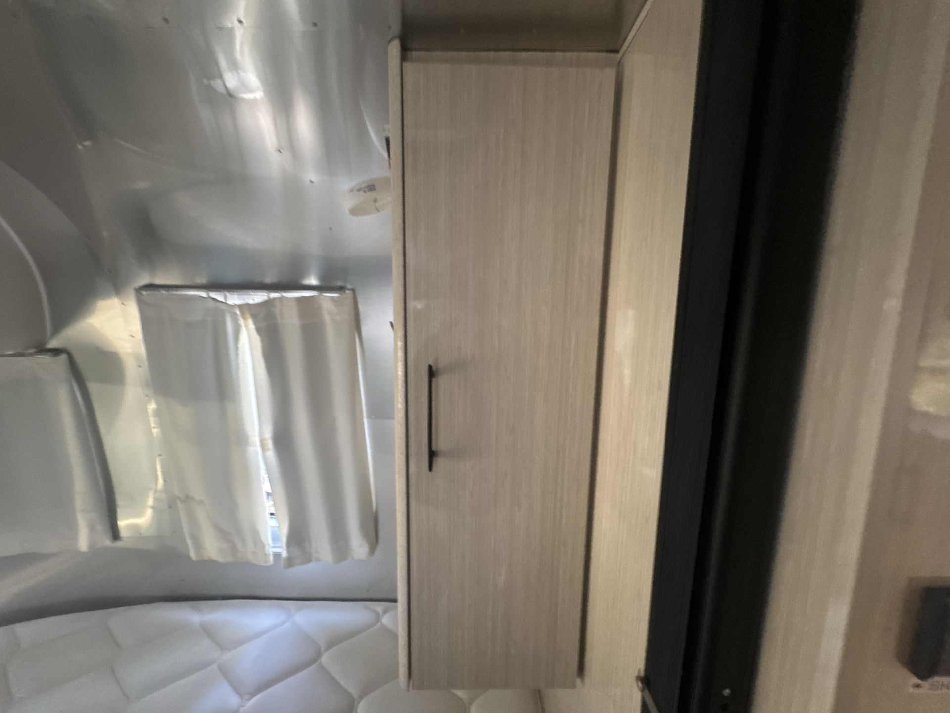 2019 Airstream 25FBT INTERNATIONAL Base