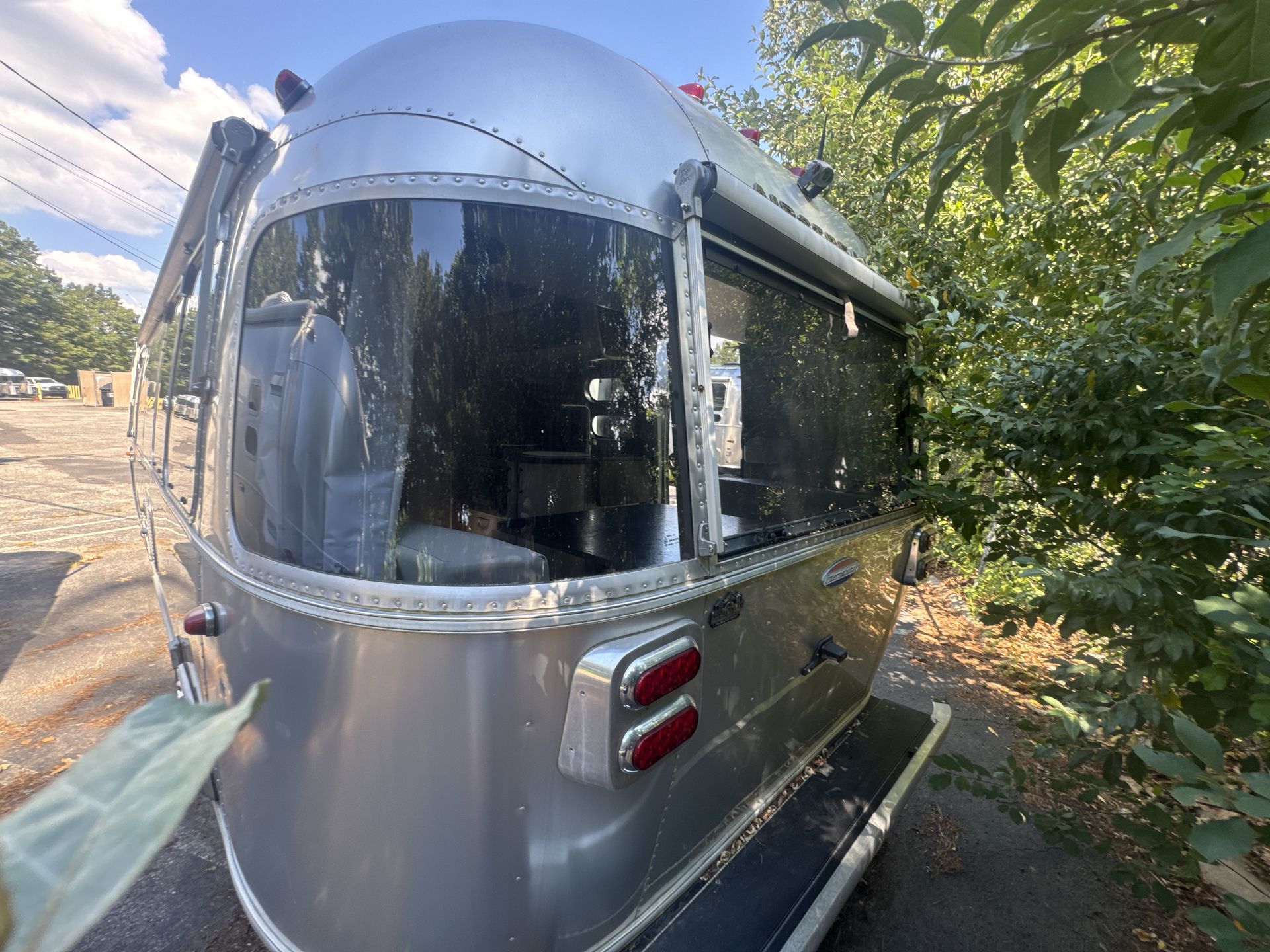 2019 Airstream 25FBT INTERNATIONAL Base