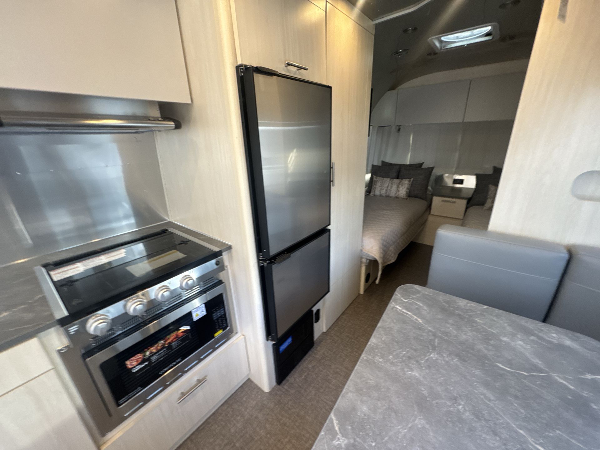 2026 Airstream 23FBT Base
