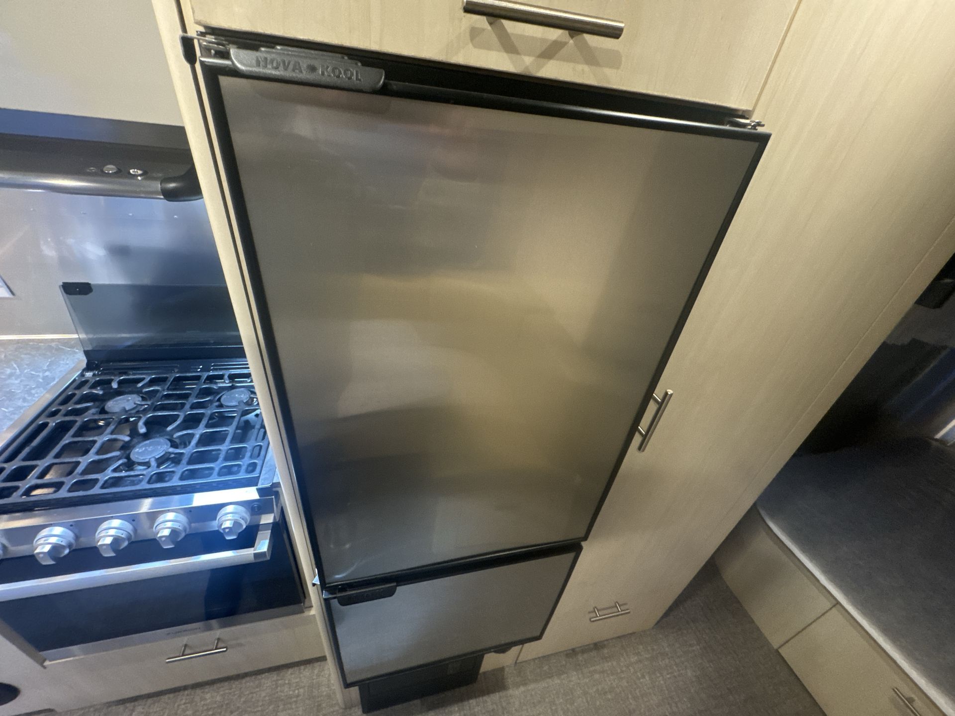 2022 Airstream 23FBQ Base