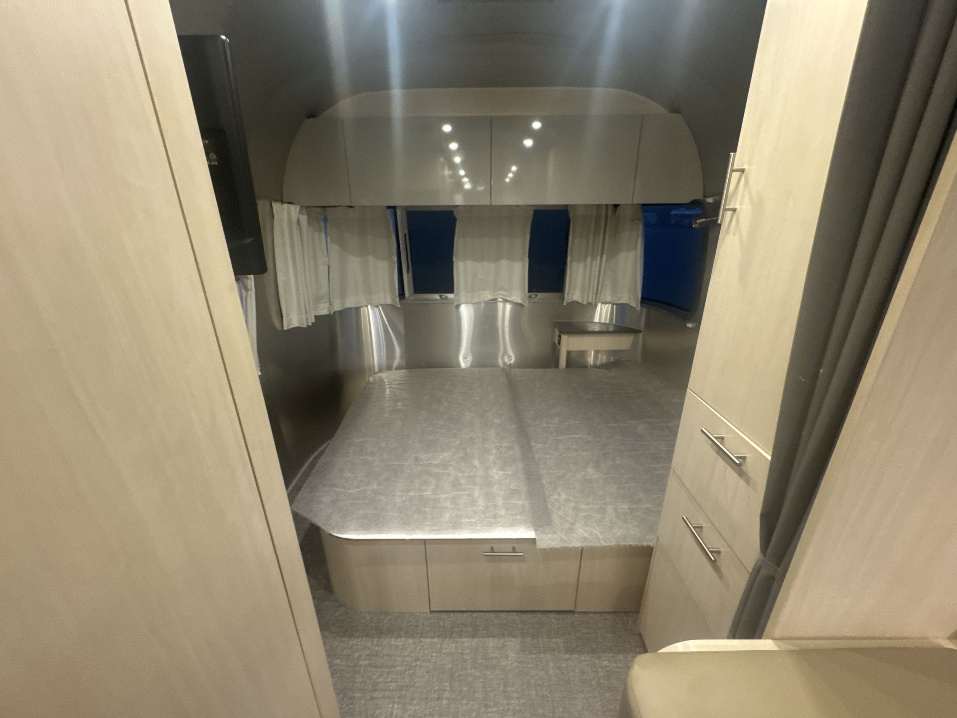 2022 Airstream 23FBQ Base