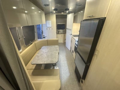 2022 Airstream 23FBQ Base