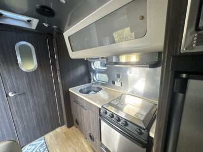 2017 Airstream 23FB Base