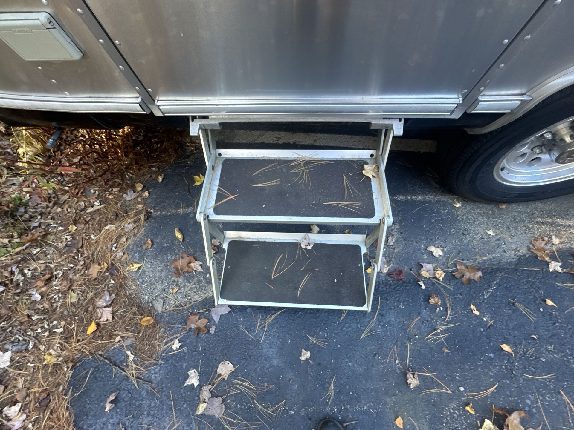 2017 Airstream 23FB Base