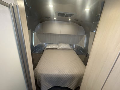 2025 Airstream 27FBQ Base