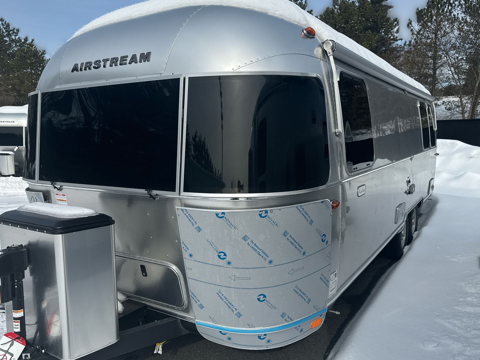 2025 Airstream 27FBQ Base