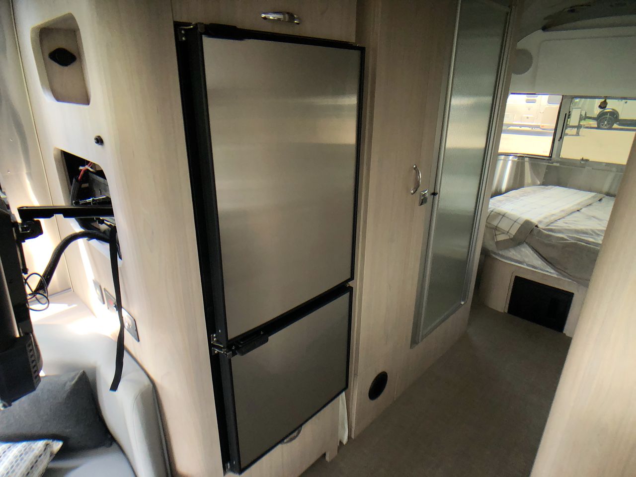2026 Airstream 25FBQ Base