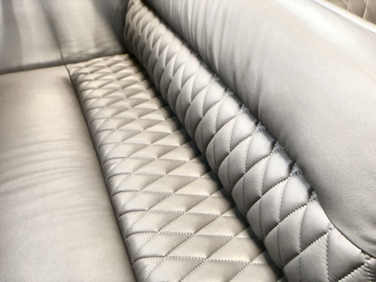 2026 Airstream 33FBT Base