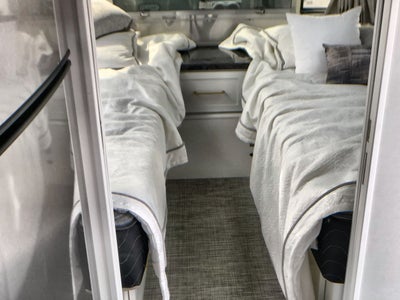 2026 Airstream 33FBT Base