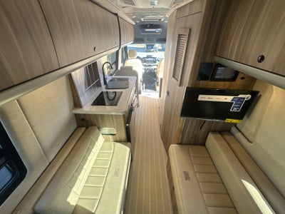 2025 Airstream 24 GL Base