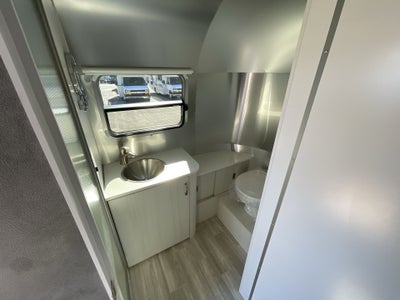 2026 Airstream 22FB Base