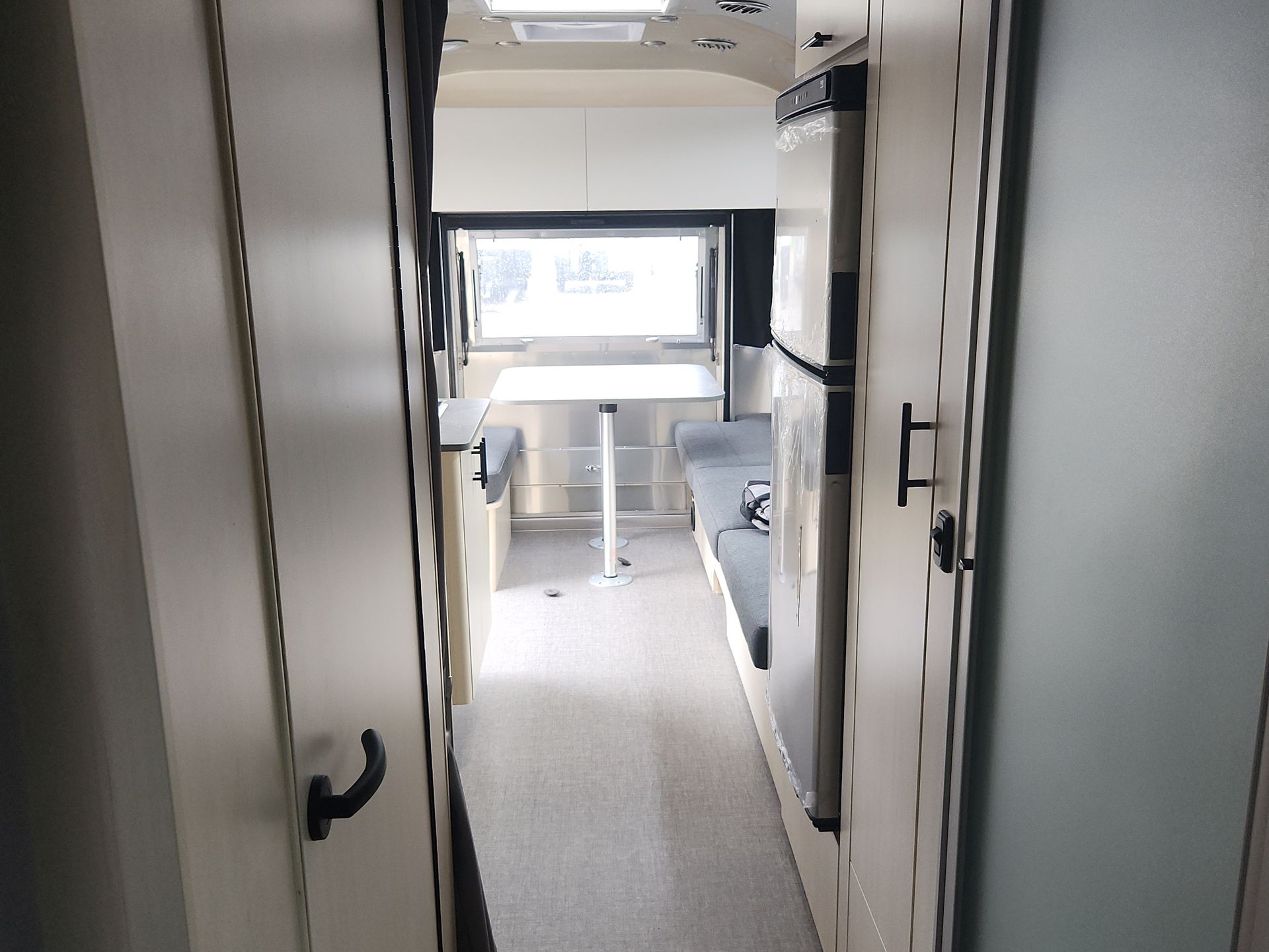 2025 Airstream 25FBT Base