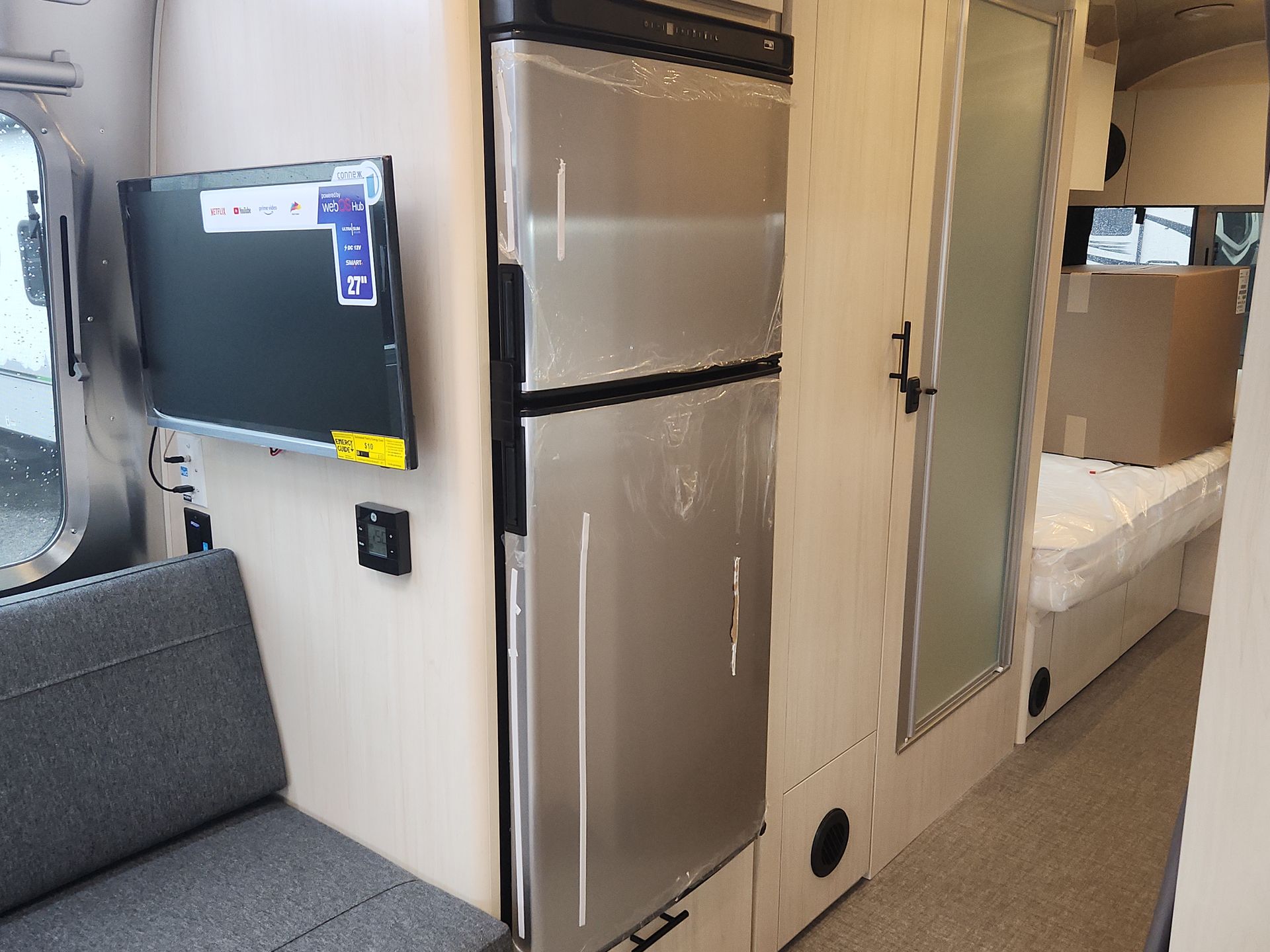 2025 Airstream 25FBT Base