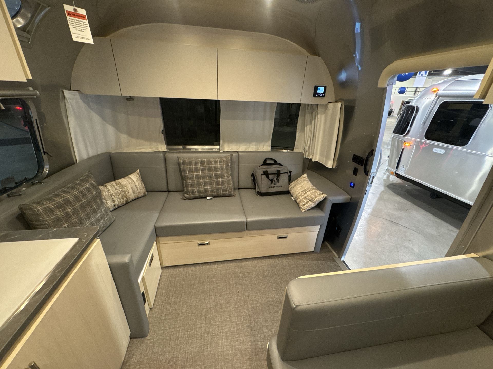 2026 Airstream 28RBT Base