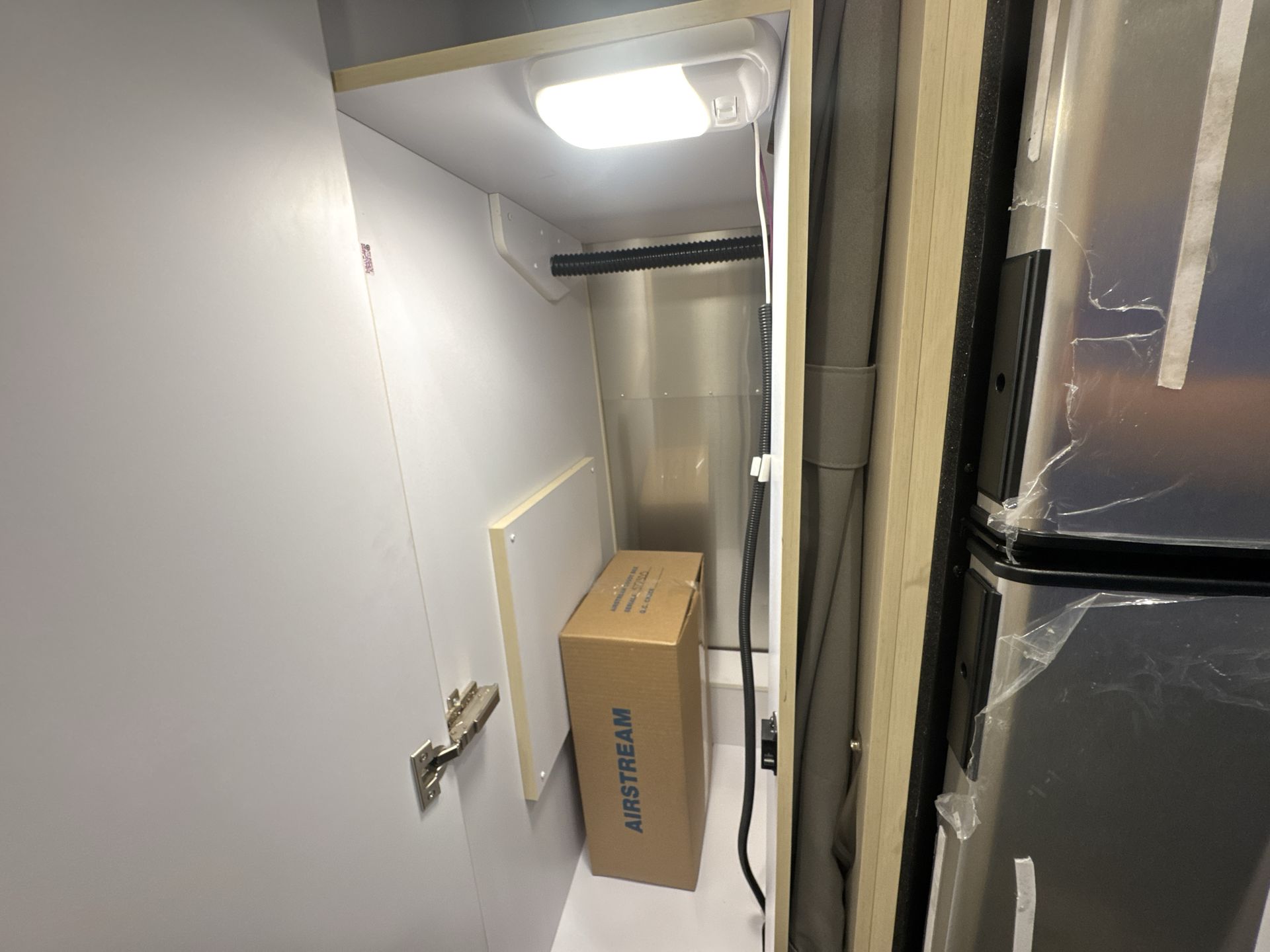 2026 Airstream 28RBT Base