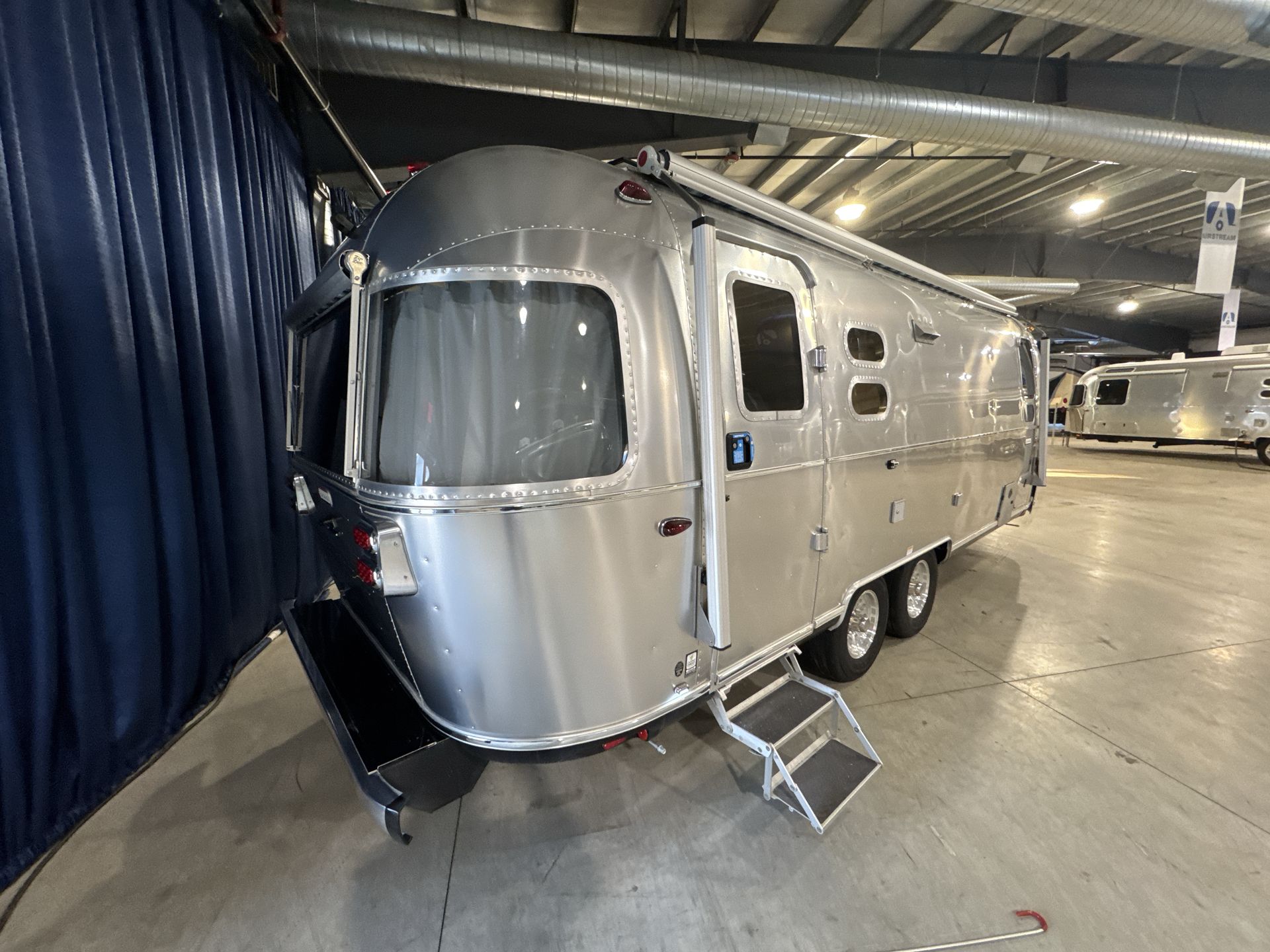 2025 Airstream 25FBQ Base