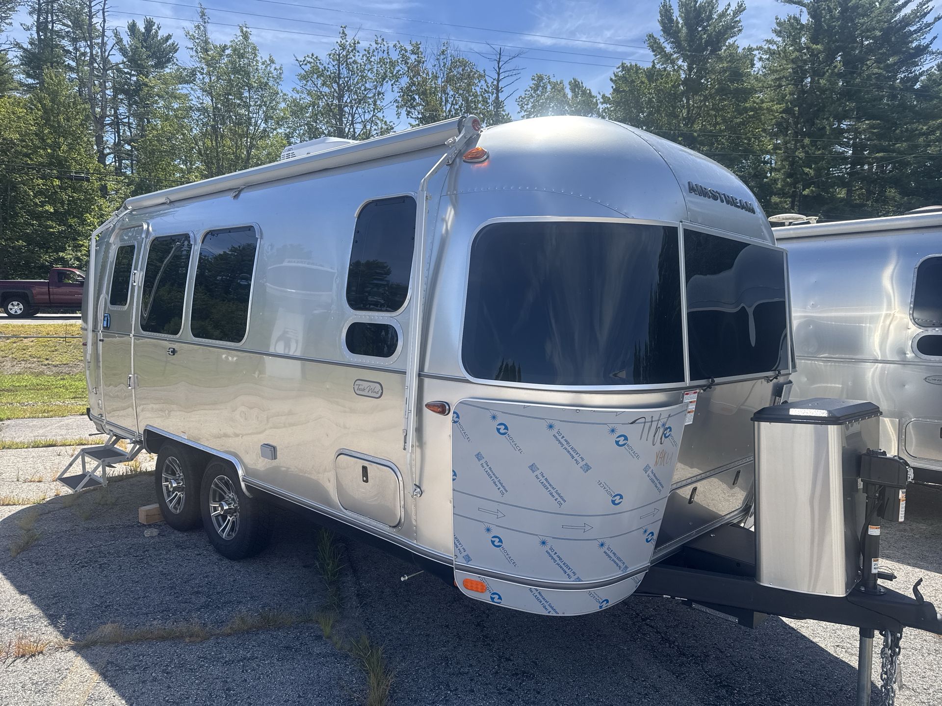 2026 Airstream 23FBT Base