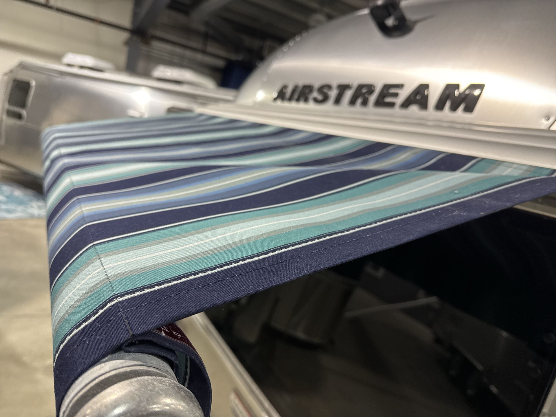 2025 Airstream 27FBQ Base