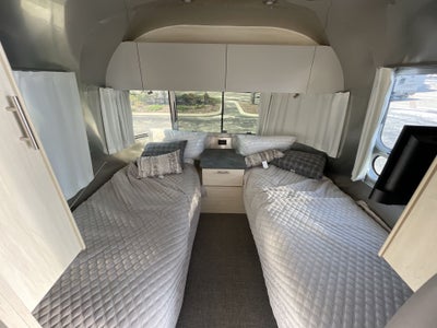 2025 Airstream 30FBBT Base