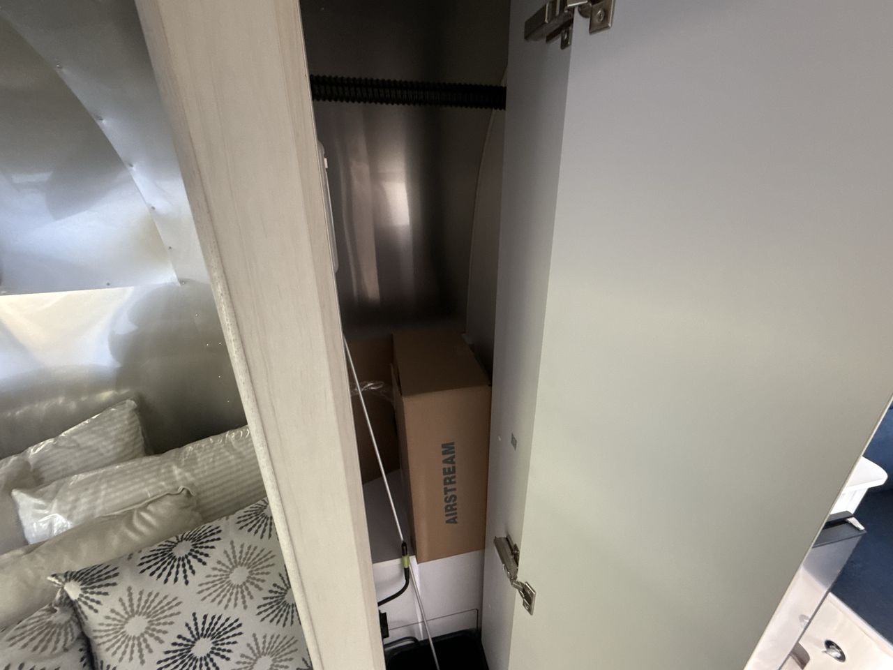 2026 Airstream 16RB Base