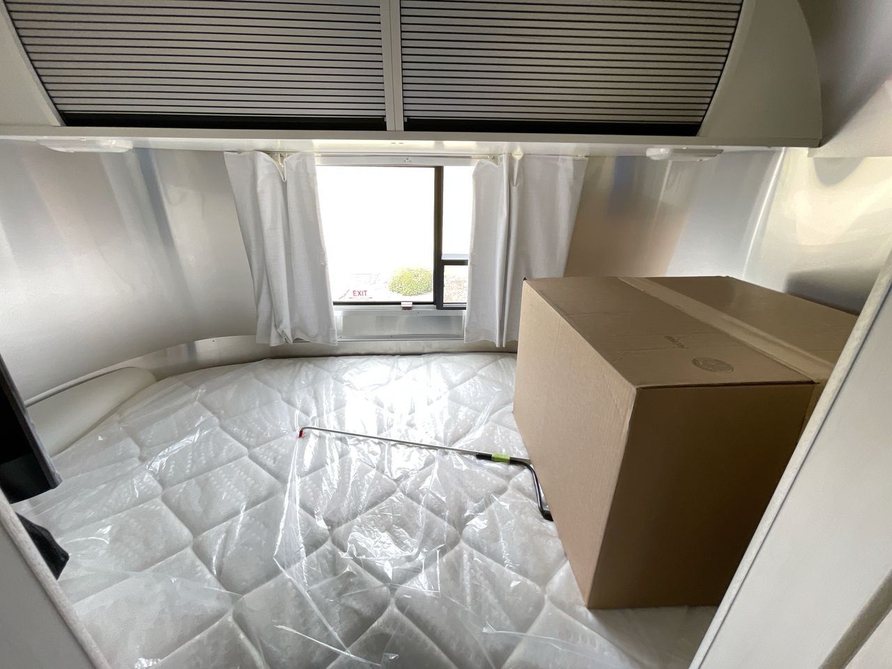 2025 Airstream 16RB Base