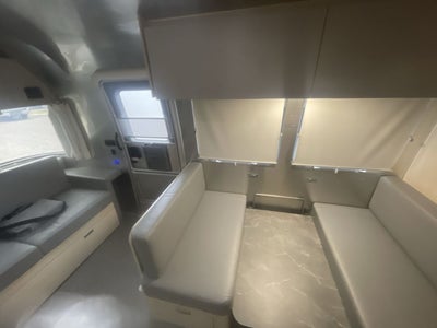 2026 Airstream 28RBT Base