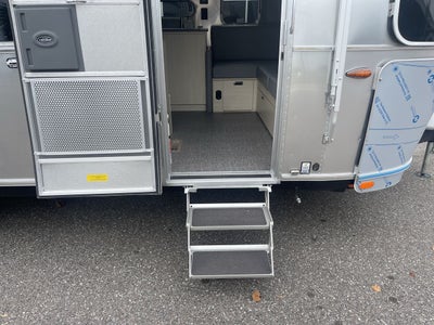 2026 Airstream 28RBT Base