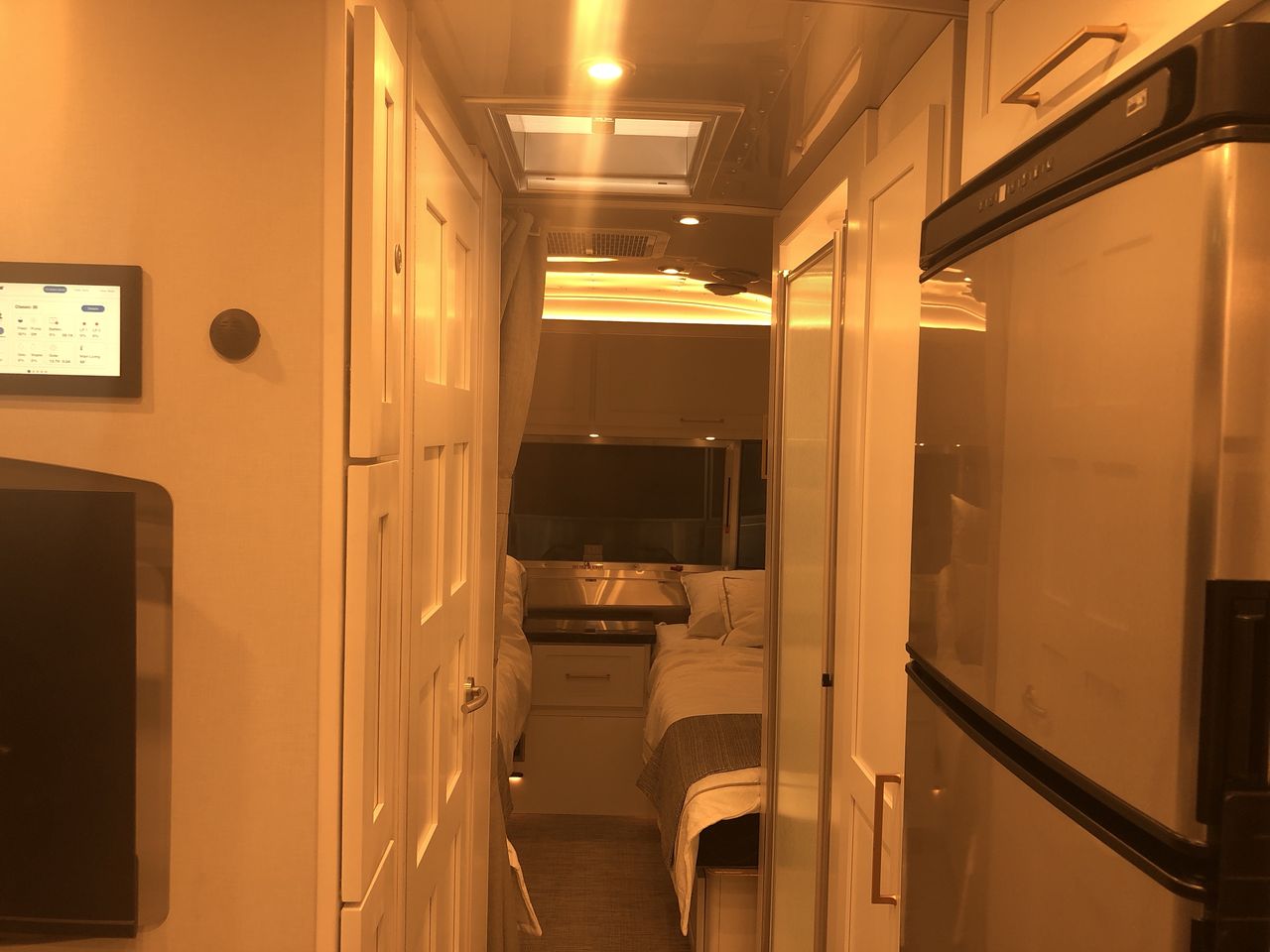 2026 Airstream 28RBT Base