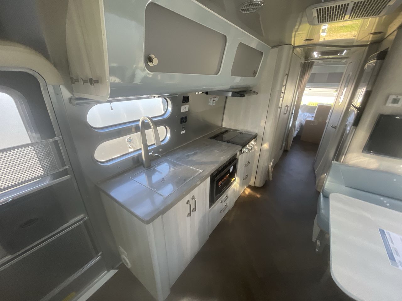 2026 Airstream 30RBT Base