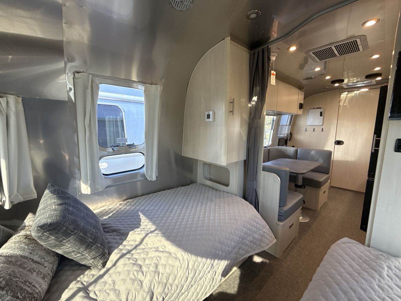 2026 Airstream 23FBT Base
