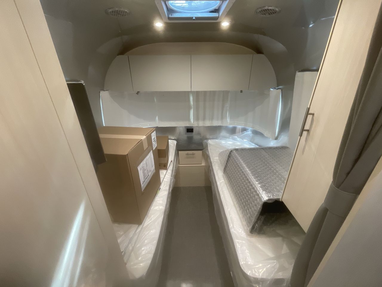 2026 Airstream 23FBT Base