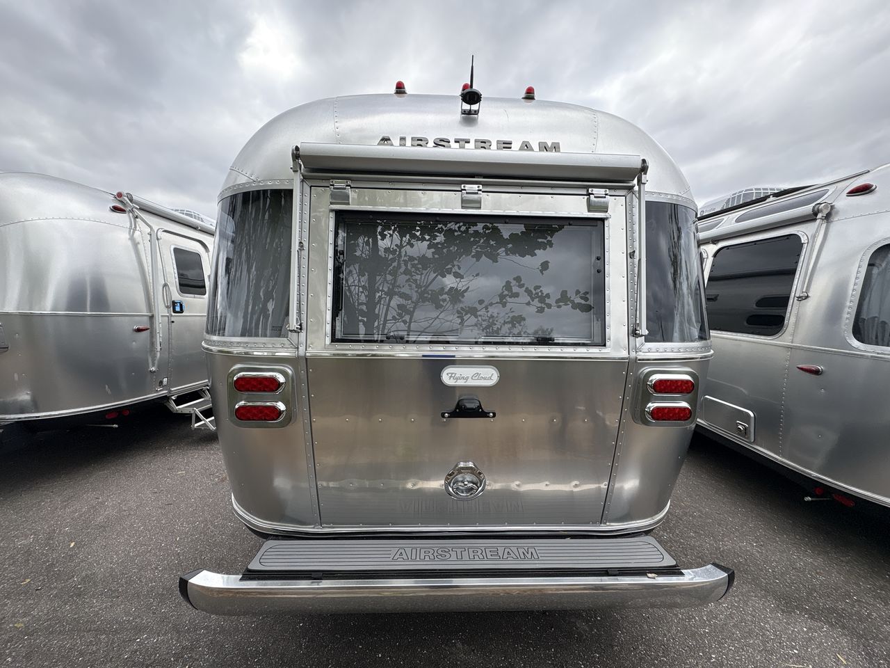 2025 Airstream 27FBQ Base