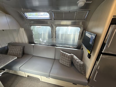 2025 Airstream 27FBQ Base