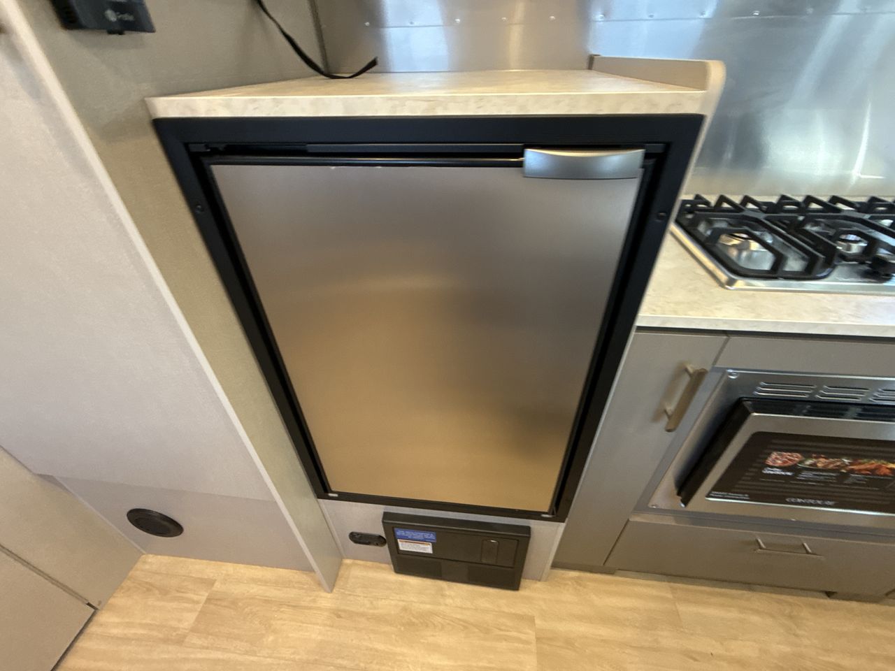 2026 Airstream 22FB Base