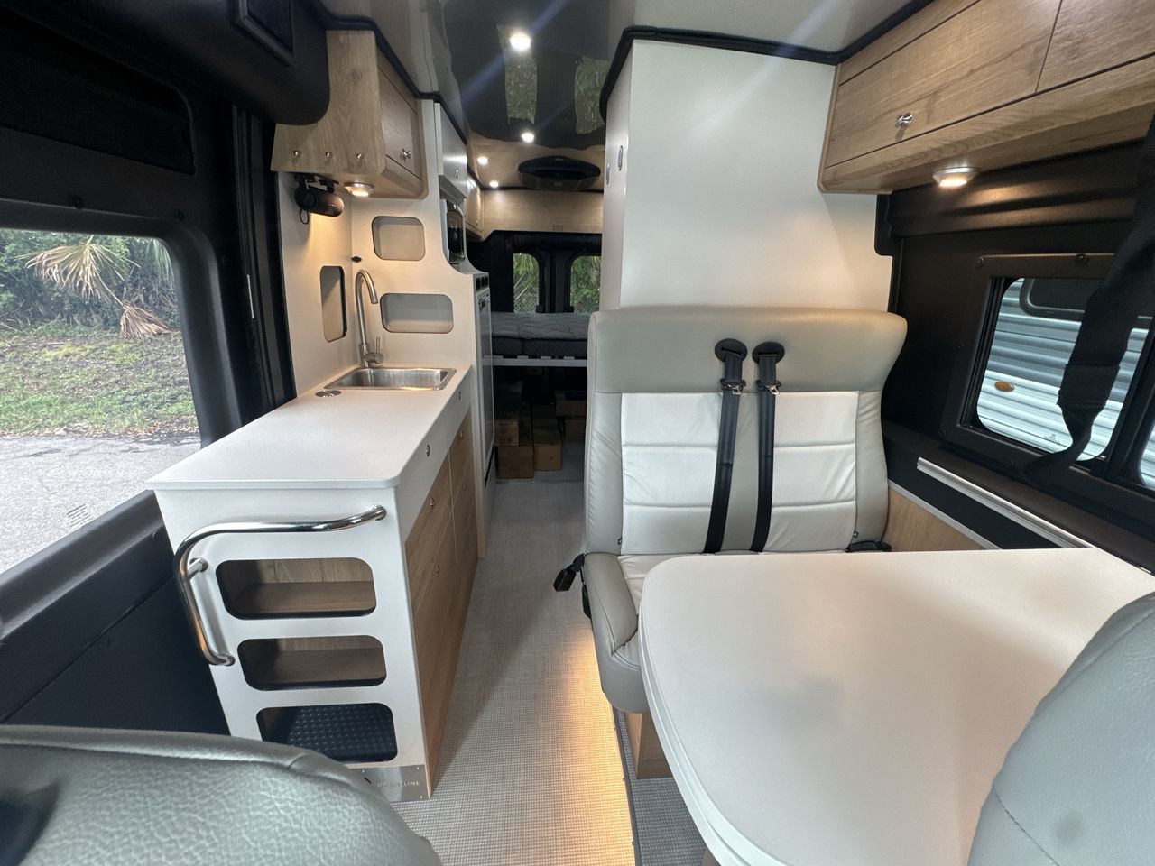2026 Airstream Rangeline Base