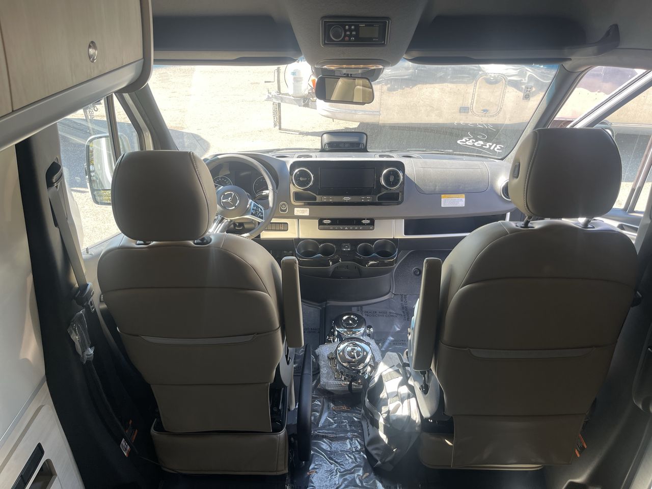 2026 Airstream 24GL 4x2 Passenger Base