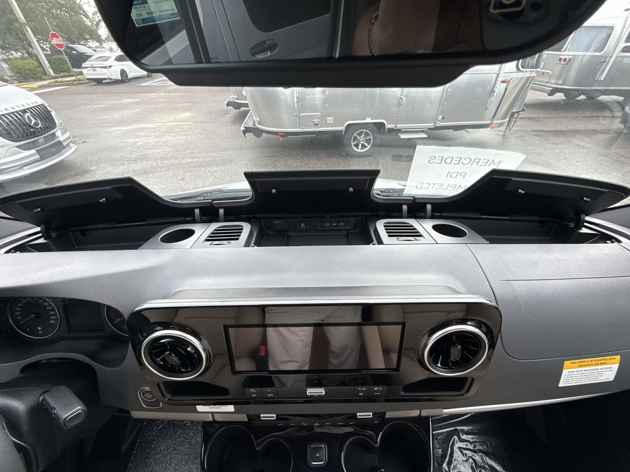 2026 Airstream 24GL 4x2 Passenger Base