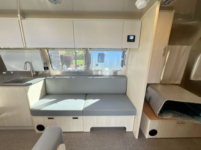 2026 Airstream 30FBBT Base