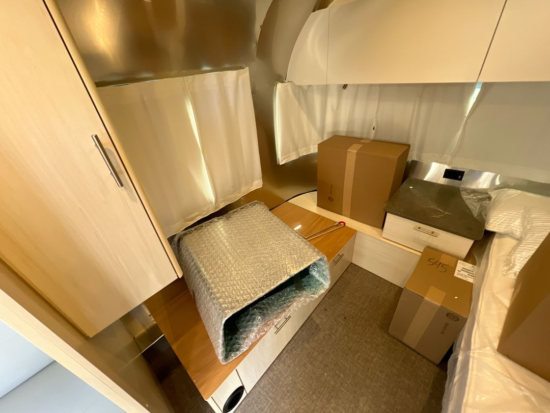 2026 Airstream 30FBBT Base