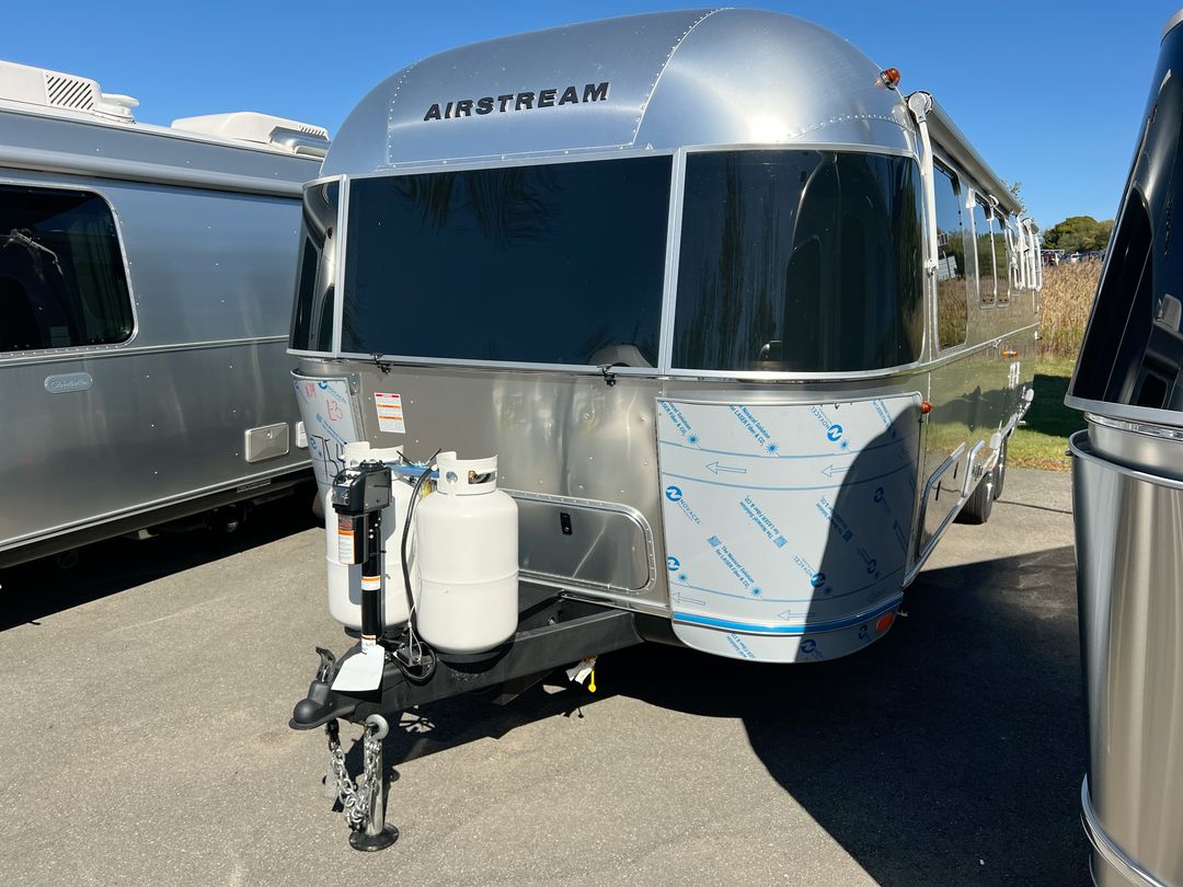 2026 Airstream 30FBBT Base
