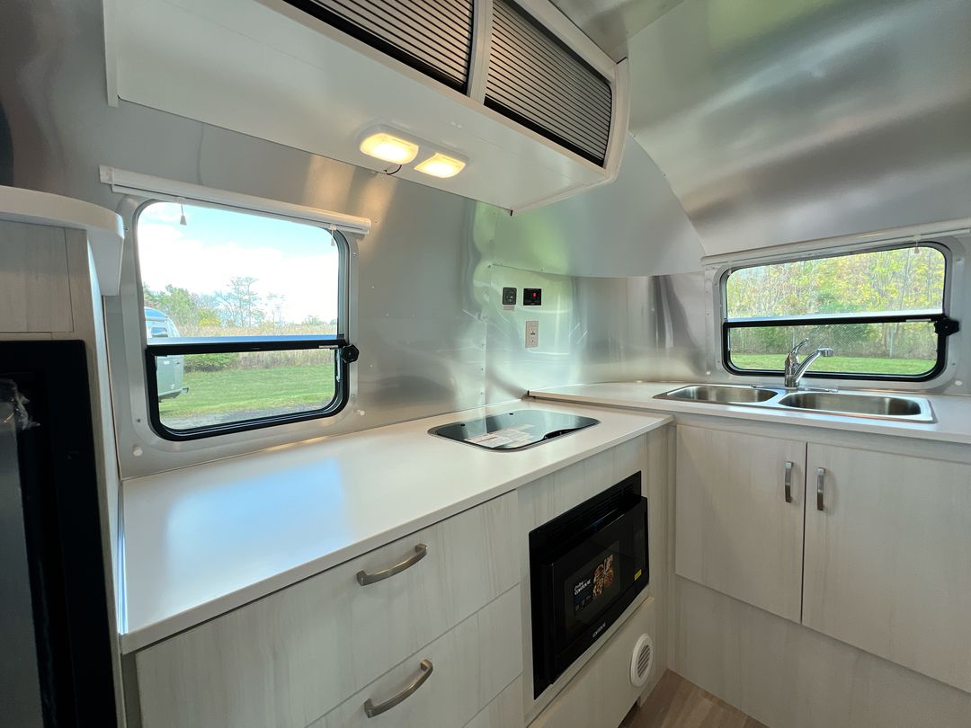 2026 Airstream 20FB Base