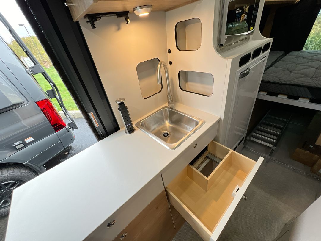 2026 Airstream Rangeline Base